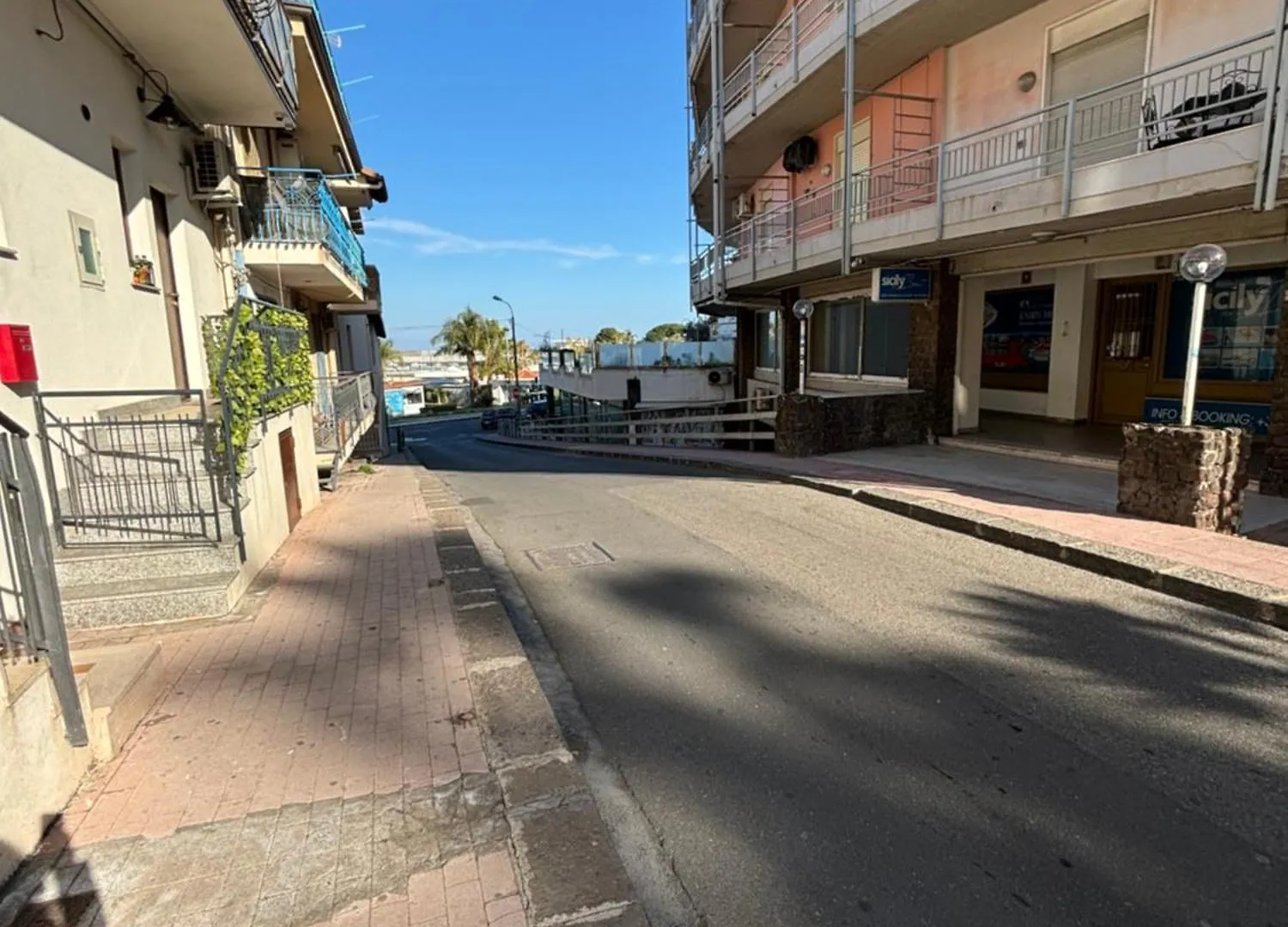 C'Est La Vie Giardini Daire İtalya