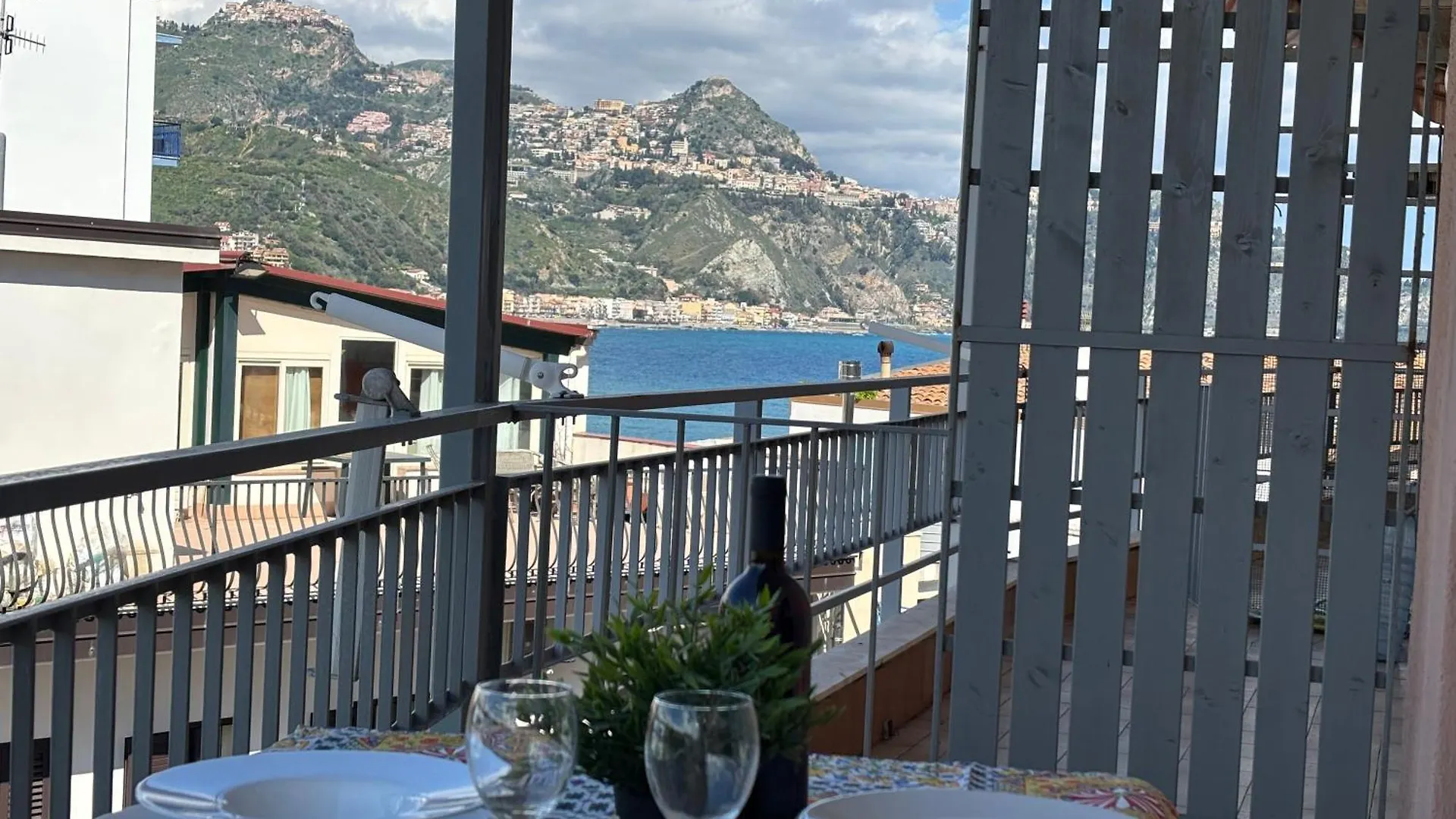 C'Est La Vie Giardini Lägenhet  Giardini Naxos